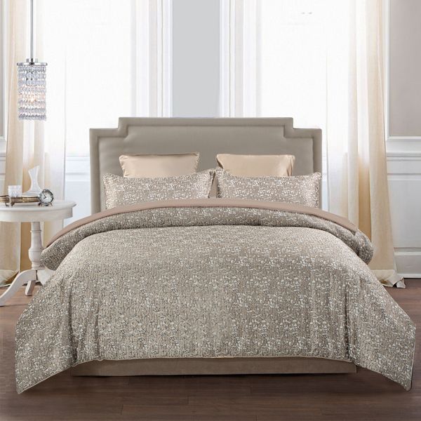 Macy Comforter Set with 4 Pillow Cases ABYAT